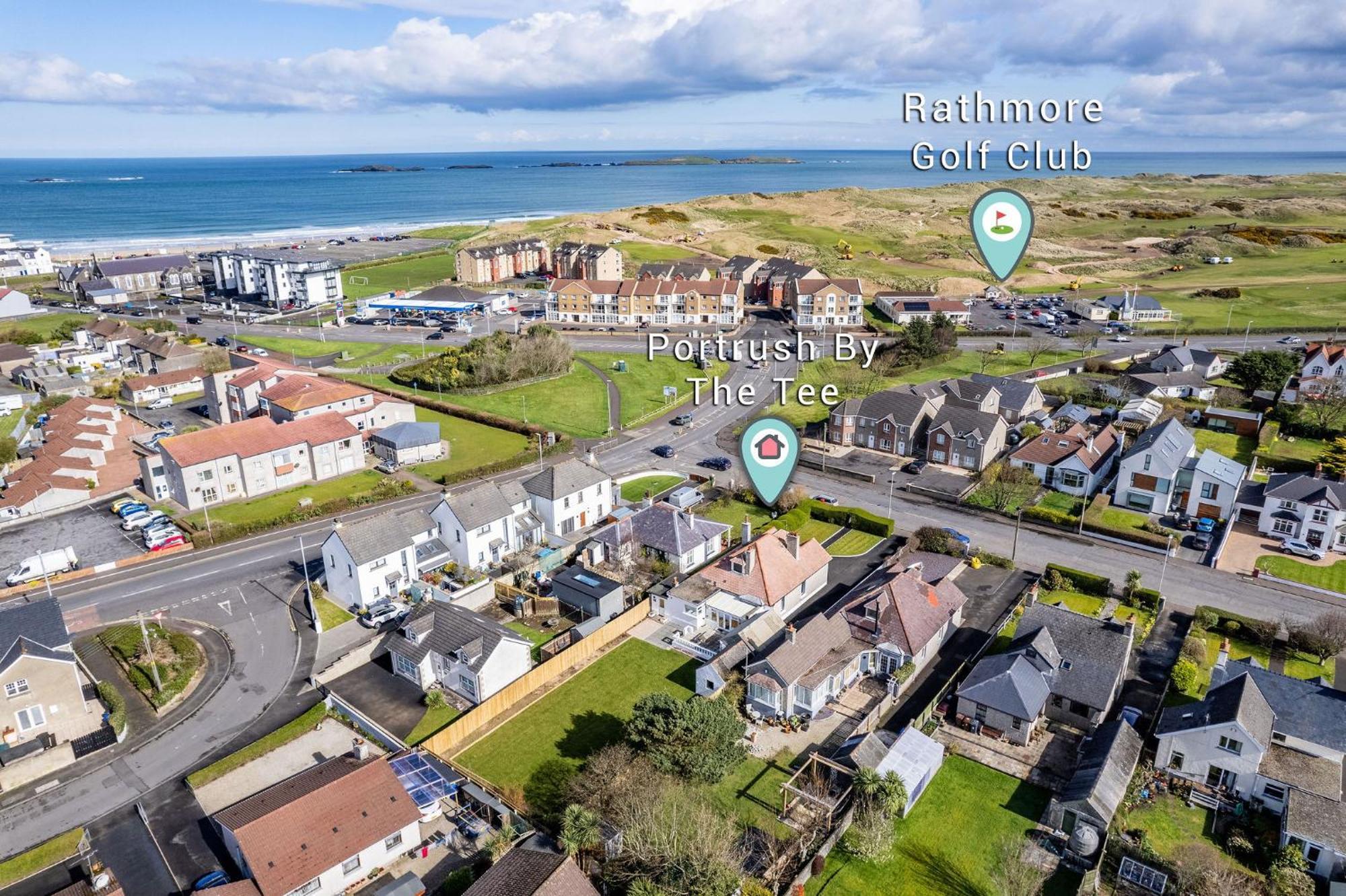 Portrush By The Tee Villa Bagian luar foto