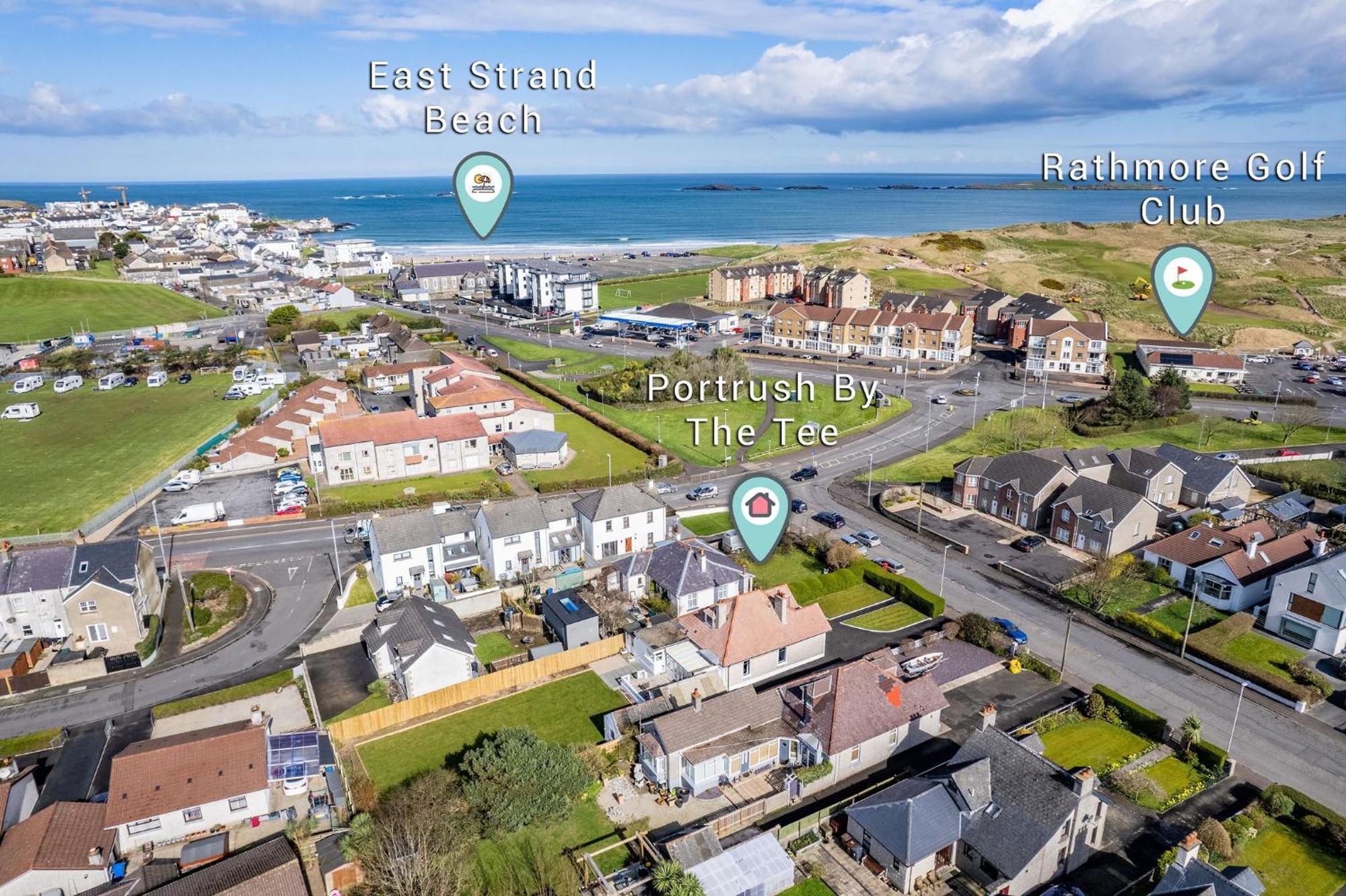 Portrush By The Tee Villa Bagian luar foto